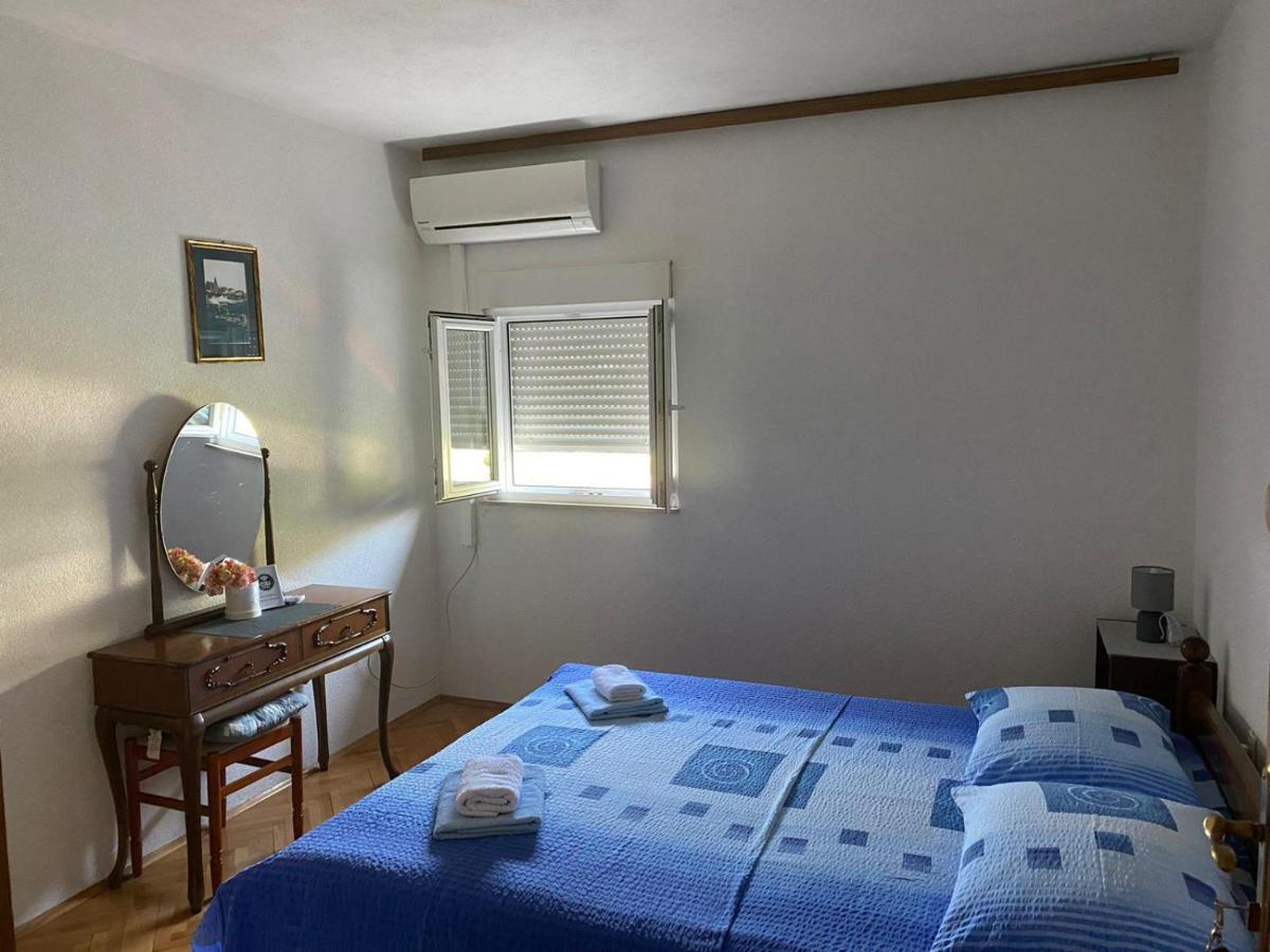 Apartmani Udovicic Trogir Exteriör bild